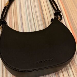 Urban Originals Sleek Black Shoulder Bag